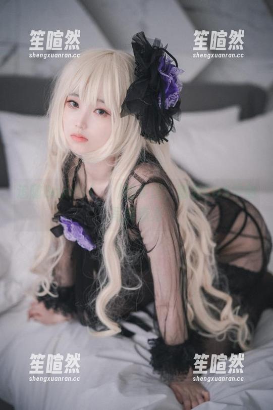 追随Bambi(밤비)的步伐，秘书COS中的写真魔力