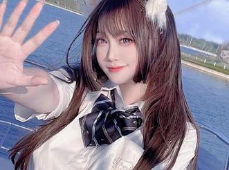 原图直击心灵，看到“Halo_酱”和艾米莉亚，我这心动得不能自已！
