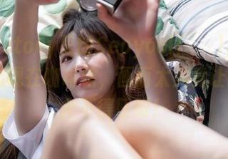 Bimilstory里的Seoyool(서율)，穿着COS出现在咖啡馆，画面太美竟让我有点舍不得眨眼！