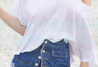 UGirls尤果网 – 乔依琳的清凉一夏：泳池里的图库写真藏乐趣