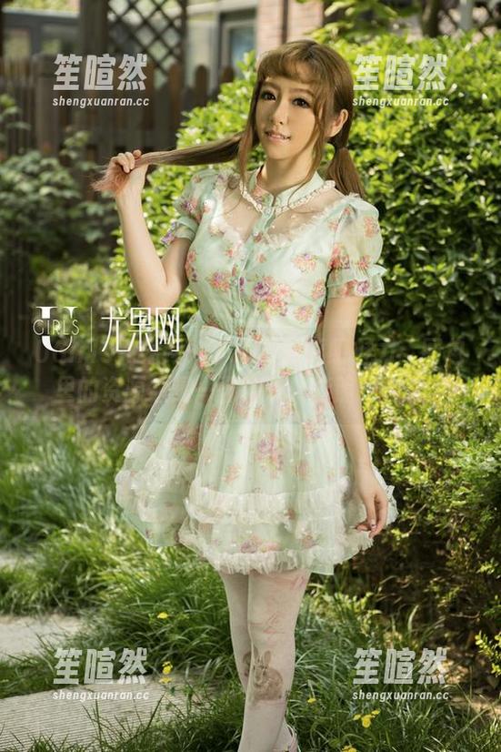 UGirls尤果网 - 李思宁的透明魅力：图包里的资源像是一面镜子，能照见你吗？