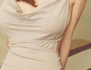 UGirls尤果网 – 原图VS套图：看谭晓彤在白衬衫里的千变万化，真是让人眼前一亮！