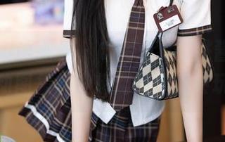 XIAOYU语画界 – Cherry樱桃酱在线：运动图集，没想到她这么会玩儿
