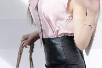 XIAOYU语画界 – 允儿Claire的免费红裙黑丝写真：恨不得拿起笔来涂鸦一番！