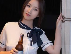 Xiuren秀人网 – 这才是大美媚京的真本事，随便一张都是绝版壁纸！真是个“女孩”中的艺术家。