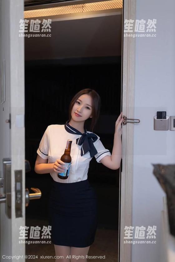 Xiuren秀人网 - 这才是大美媚京的真本事，随便一张都是绝版壁纸！真是个“女孩”中的艺术家。