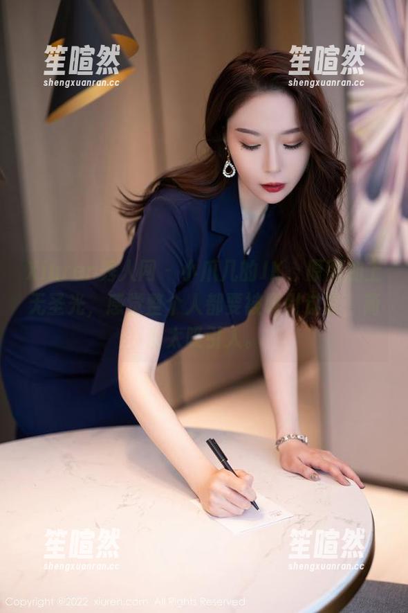 Xiuren秀人网 - 小爪几的JK，原图加上无圣光，感觉整个人都要被吸引过去，简直太吸引人。