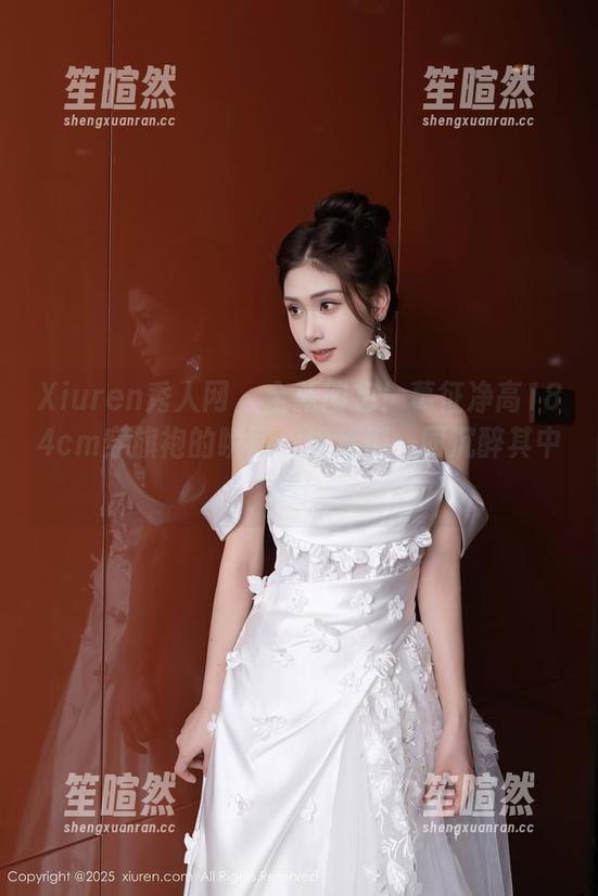Xiuren秀人网-葛征净高184cm Xiuren秀人网 - 全新图包!葛征净高184cm穿旗袍的瞬间,让我们一同沉醉其中吧!