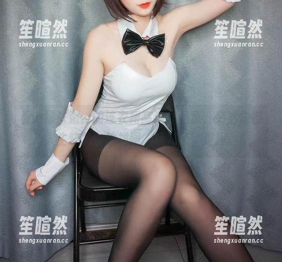 看w黑米粥w的连衣裙高清作品集，突然觉得人生缺了一块拼图，哦对了，是我。
