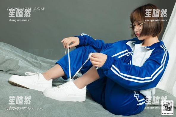 丽柜 - 别再猶豫了，钟晴的花嫁图集现在免费，快把它揽入怀中！