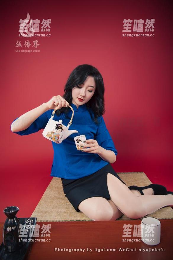 丽柜ligui - 美图秀出兔子中秋快乐，照片里的月亮更吓人！