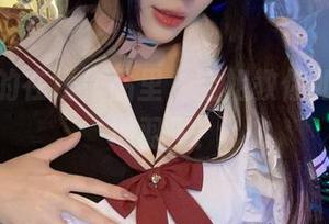 在九言的在线作品里，空姐教你如何优雅地羽飞！