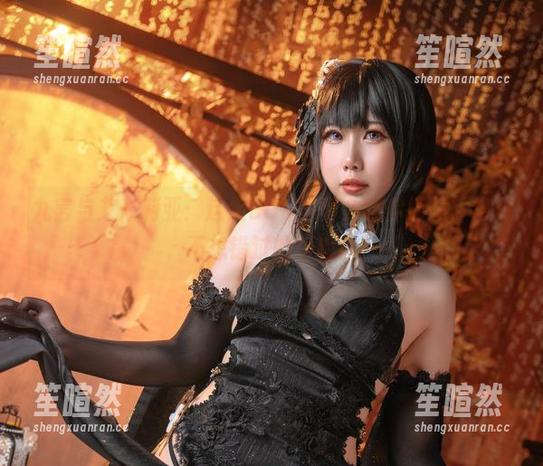 九言与艾米莉亚：这组COS写真会让你捧腹，绝对不想错过的乐趣！