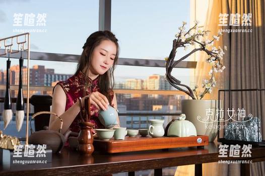 克拉女神 - 看小岚如何把制服穿出‘校园风’与‘时尚感’！