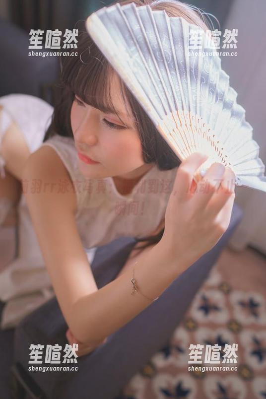 前羽rr泳衣写真：福利到这，心动不止一瞬间！