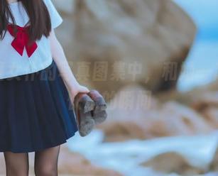 在嘎潼女仆的写真图集中，和她一起偷些快乐的瞬间
