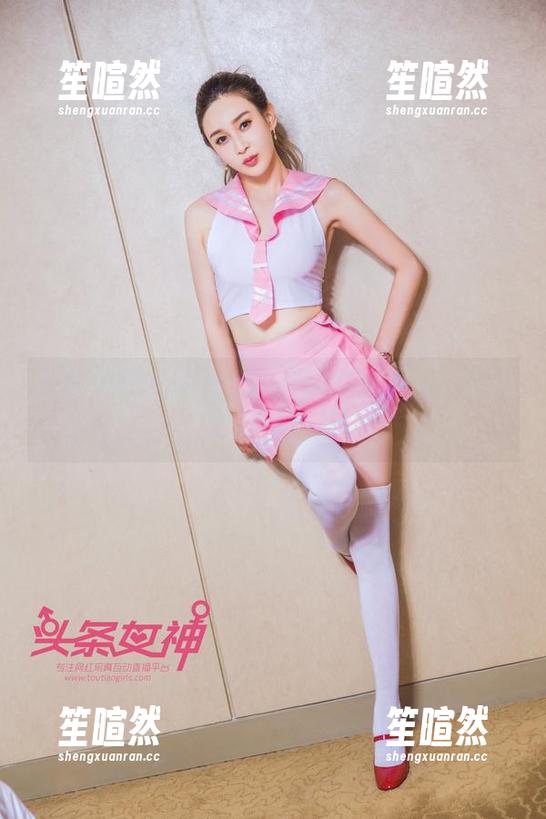 头条女神 - 小小鱼的校服魔法：壁纸合集，青春正飘荡！