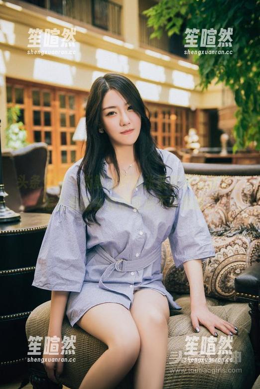 头条女神 - 新鲜出炉的张蓝欣美足分享，怎么看怎么觉得有点不可思议。