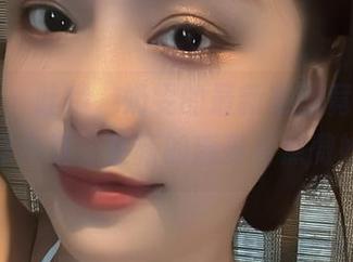 微密圈 – 哇哦，奶雯的最新美图竟然是墨绿内裤，更新的感受有点微妙