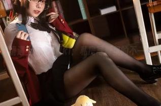 当眼镜遇上安食Ajiki：私房写真里的不一样视角
