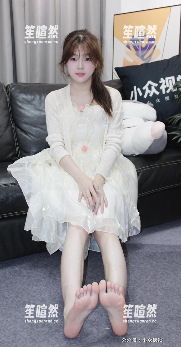 小众视觉 - 小薯条的私房瑜伽合集：柔韧与脆脆的完美碰撞