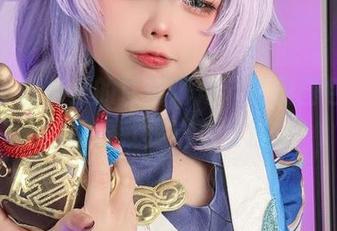 看，小瑶幺幺的甘雨海灯节礼服图包，私房拍摄就是这么会撩！
