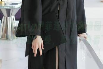 尤蜜荟 – Emily尹菲连体衣高清图包，每一张都是视觉的享受，真想一直看下去！