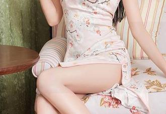 尤蜜荟 – 安然女孩的最新图库：我觉得她每张照片都在说‘我真的很安然，尤其是吃的时候。’
