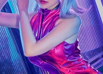年年Nniancos图集：每次翻看就像是在看一本魔法书，这女孩的魅力随时都能施展！