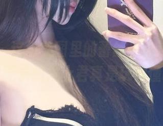 微密圈 – 这组美图里的蕾丝吊带连体衣，无欲无求的推土君真是玩得懂啊！