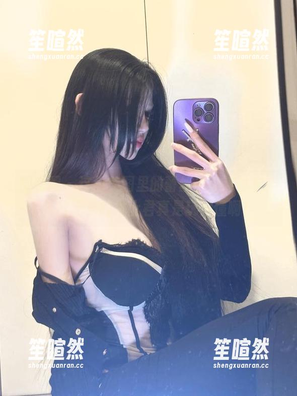 微密圈 - 这组美图里的蕾丝吊带连体衣，无欲无求的推土君真是玩得懂啊！