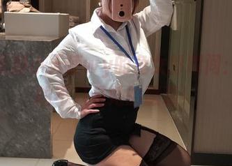 观看无颜小天使wy的兔女郎瞬间：透明的不只是她的服装！