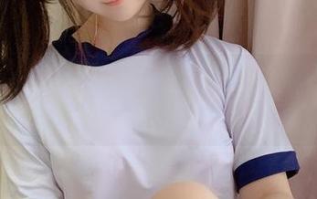 看是依酱吖如何驾驭内衣：一组充满惊喜的写真套图！