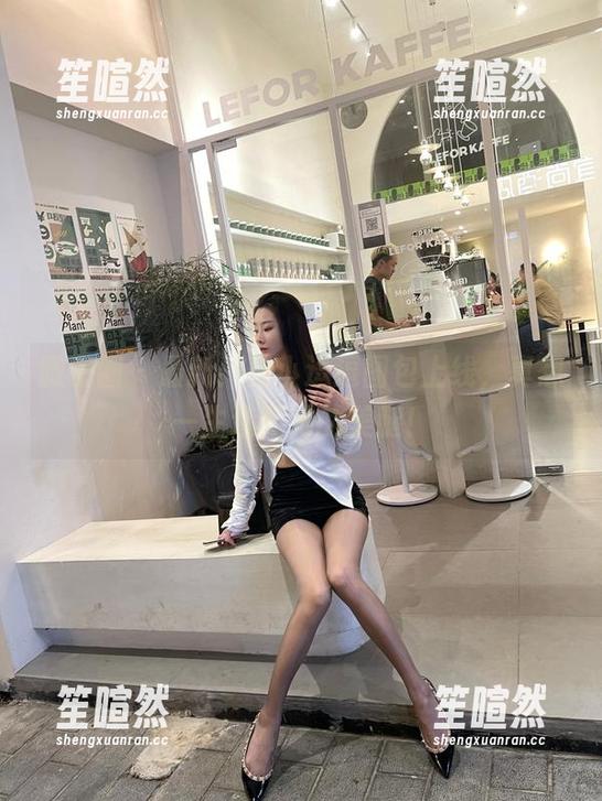 微密圈 - 最新！是小逗逗图包上线，真想一生追随她的美腿！