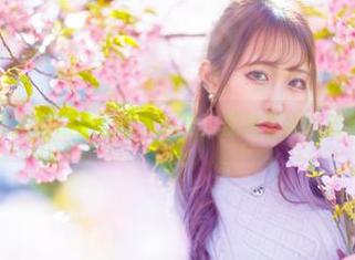 月城委员会的狐娘巫女电力十足，照片看完我都要充电了！