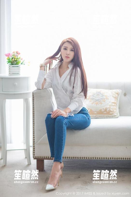 爱蜜社 - 更新了！小丽莎萌萌哒，这水手服的图片让我想起无尽的夏天…