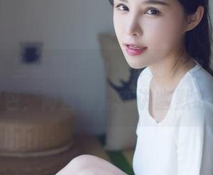 爱蜜社 – 当杨晨晨sugar遇见白衬衫：精选图包，简直像是在讲幽默故事！