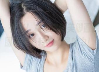 爱蜜社 – 快来！杨紫嫣的美脚画像合集，图片中流转着无限魅力！