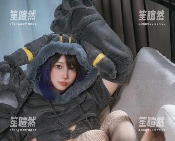 狐洛洛子cos御姐，原图比我想象的还要燃！