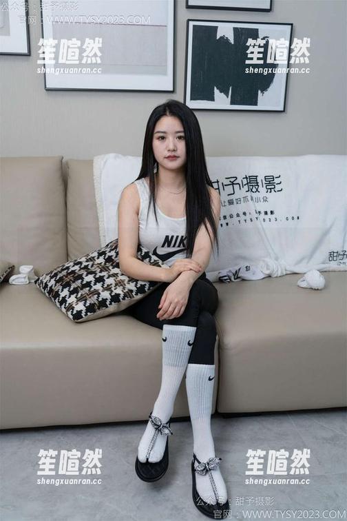 甜予摄影 - 探秘澜澜的校服图包：看这简单的衣服如何撩人心弦，原图就不说了！