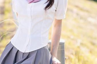 秀人网 – 果然，伊小七MoMo的学姐图包值得我反复分享，心情瞬间变好，这就是魔力吧！