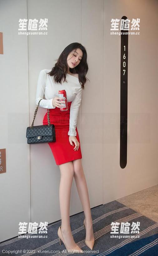秀人网-吴小小 秀人网 - 吴小小的办公室写真分享:让‘秘书’还有一种别样的风情!