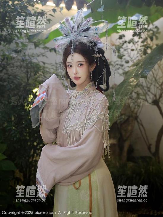 秀人网 - 安然maleah修女的写真，作品越看越觉得有点难以释怀。