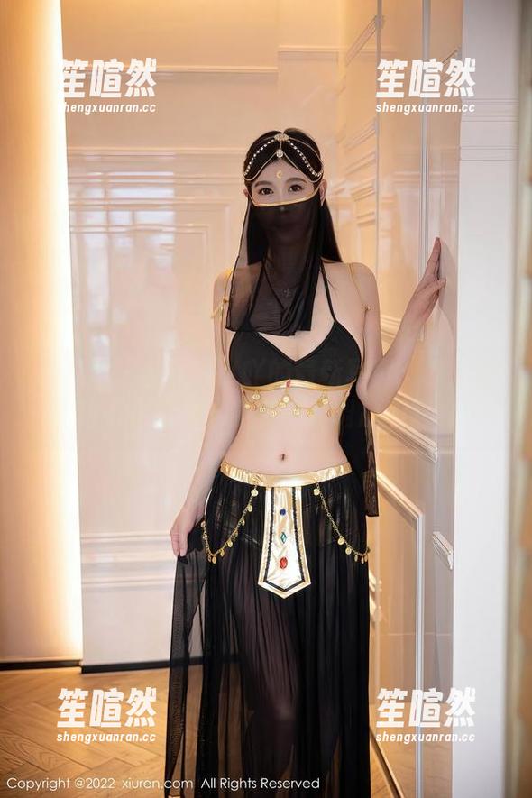秀人网 - 金BABY吖的最新写真：裸足展现的不止是美，还有一丝调皮的倔强！