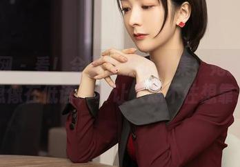 秀人网 – 看！金悦汐皮衣合集：她的叛逆气息像在低语，真让人忍不住想靠近。