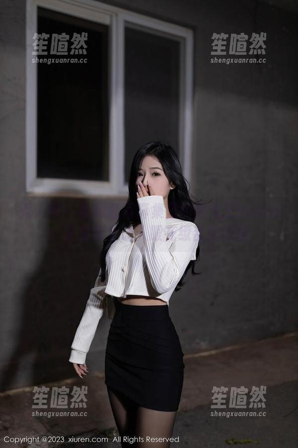 秀人网 - 高跟鞋写真集里的雯大王susie：又是那个让人眼花缭乱的画面