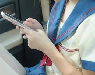 紧急企划 – 最新写真爆料：小枫在天台的姿势，真是个绝世美景，快来围观！
