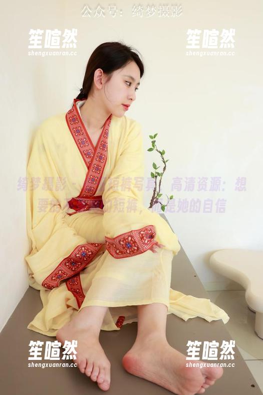 绮梦摄影 - 小玉短裤写真，高清资源：想要的不是她的短裤，而是她的自信