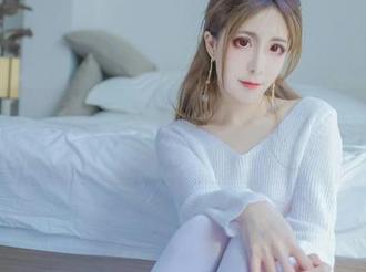 新鲜出炉的翎柒菜菜坏女人图集，更新中，快来围观她的坏坏魅力！