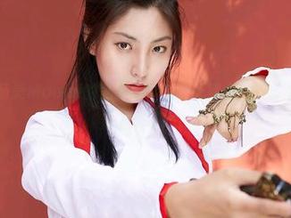 蜜桃社 – 萌美Moemi的私房艺术：在死库水中有多少小心思，你发现了吗？